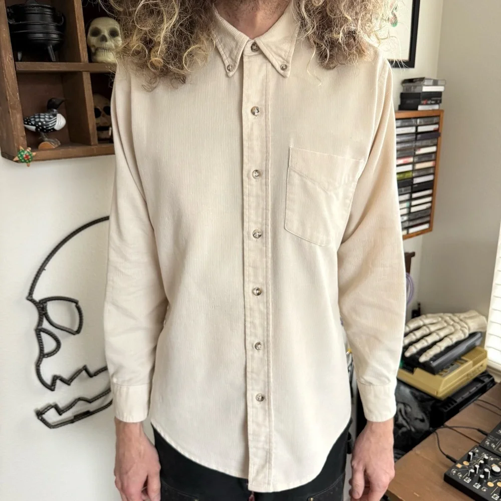 ๐ SOLD ๐ Vintage 80s Eddie Bauer Pinwale Corduroy Long Sleeve Button Down ~ S - Picture 3 of 9